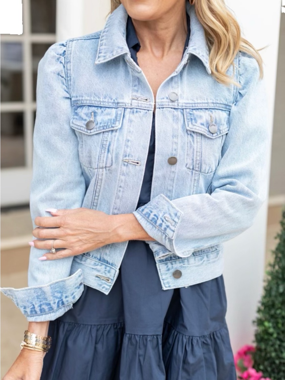 Like New Avara Twelve by OnTwelfth Roxanna Denim Jacket EUC (fits like XL)